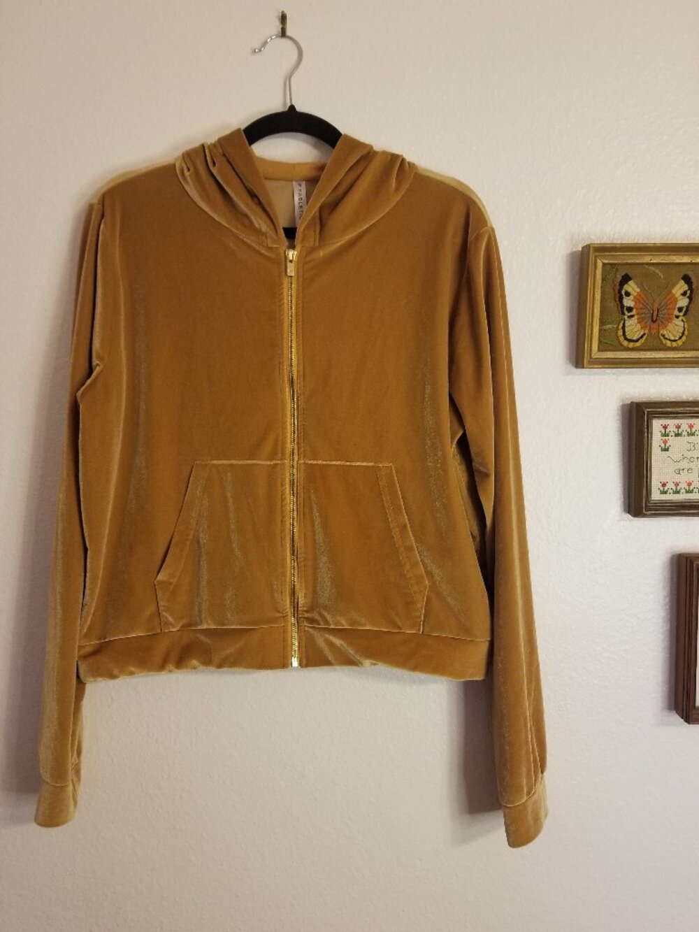Fabletics Donna Velour Cropped Hoodie in Light Honey, Size Large